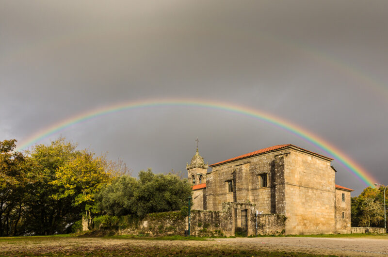 arco iris sobre iglesia de Santa Susana Santiago
