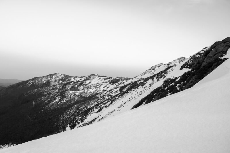 montaña nevada en Ancares